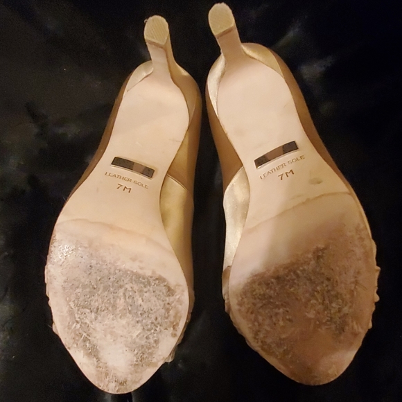 Badgley Mischka Champagne Heels - Picture 2 of 7